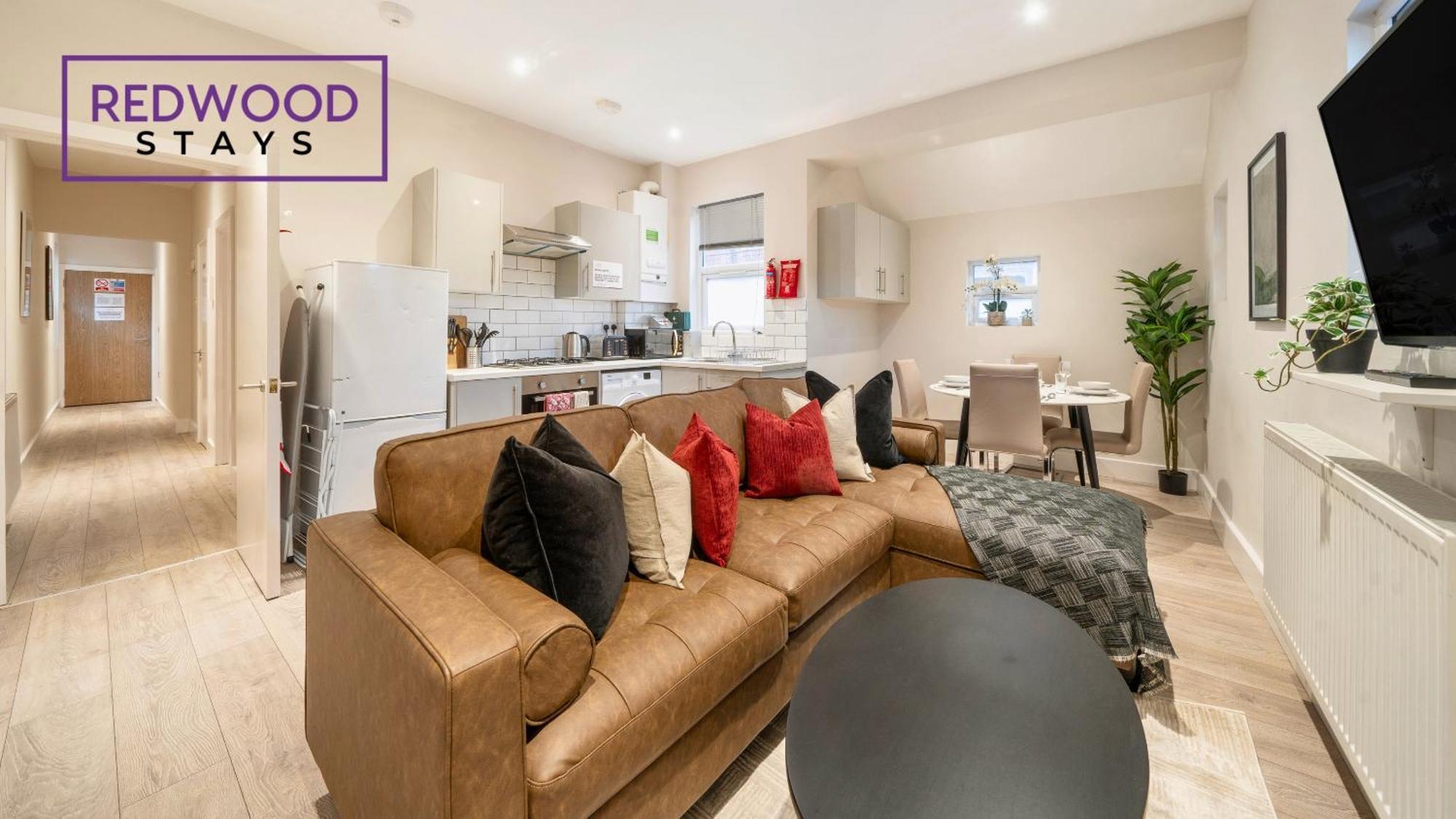 Newly Refurbished Everest Lodge Serviced Apartments For Contractors & Families, Free Wifi & Netflix By Redwood Stays ファーンバラ エクステリア 写真