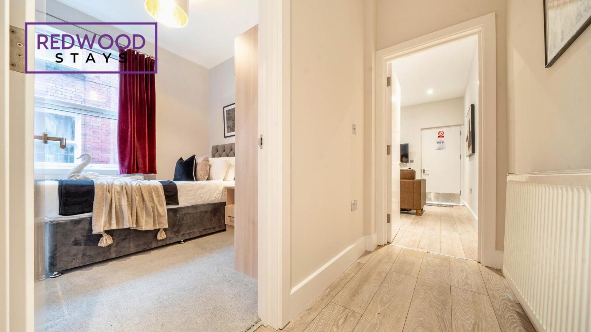 Newly Refurbished Everest Lodge Serviced Apartments For Contractors & Families, Free Wifi & Netflix By Redwood Stays ファーンバラ エクステリア 写真