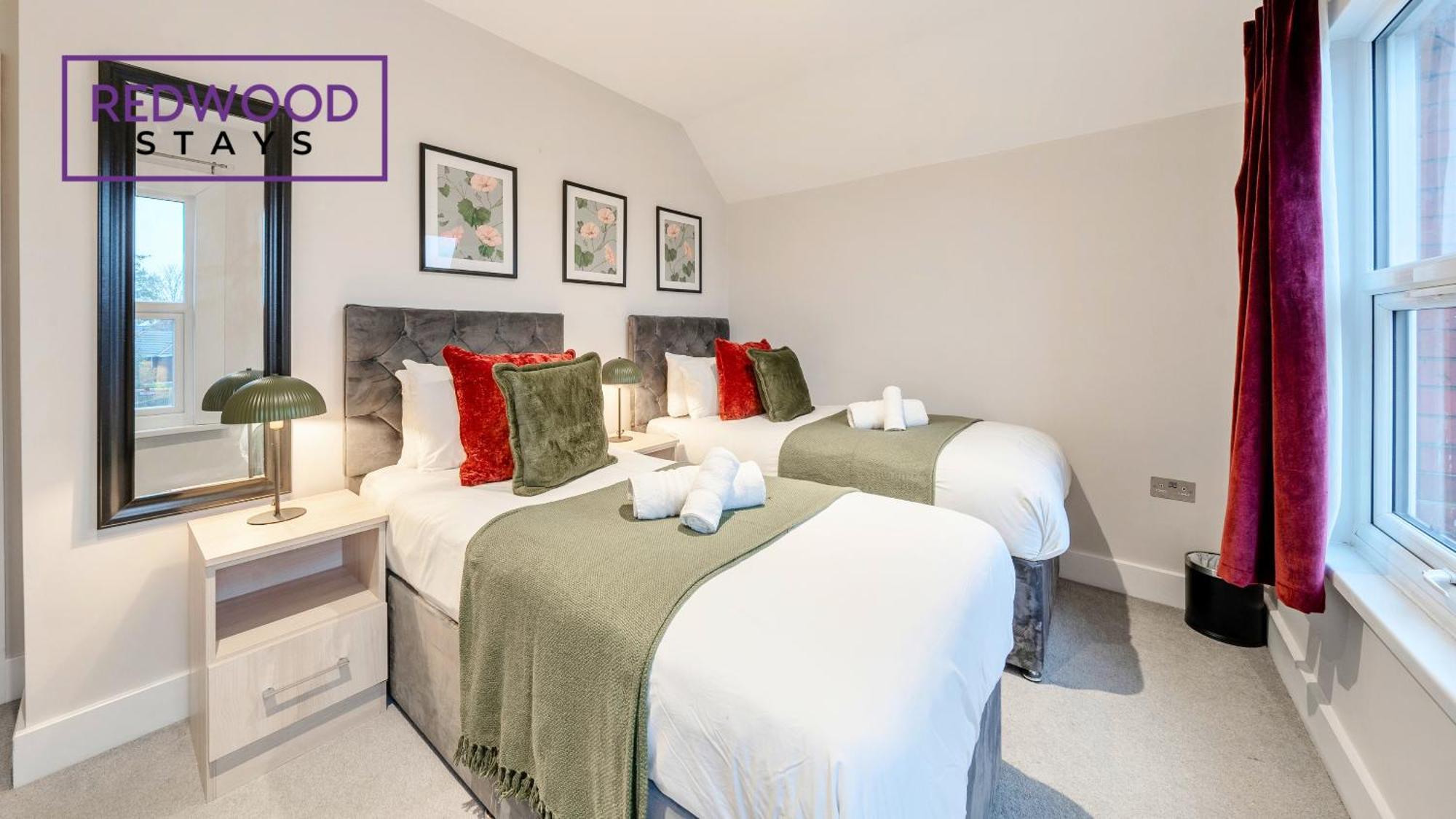 Newly Refurbished Everest Lodge Serviced Apartments For Contractors & Families, Free Wifi & Netflix By Redwood Stays ファーンバラ エクステリア 写真