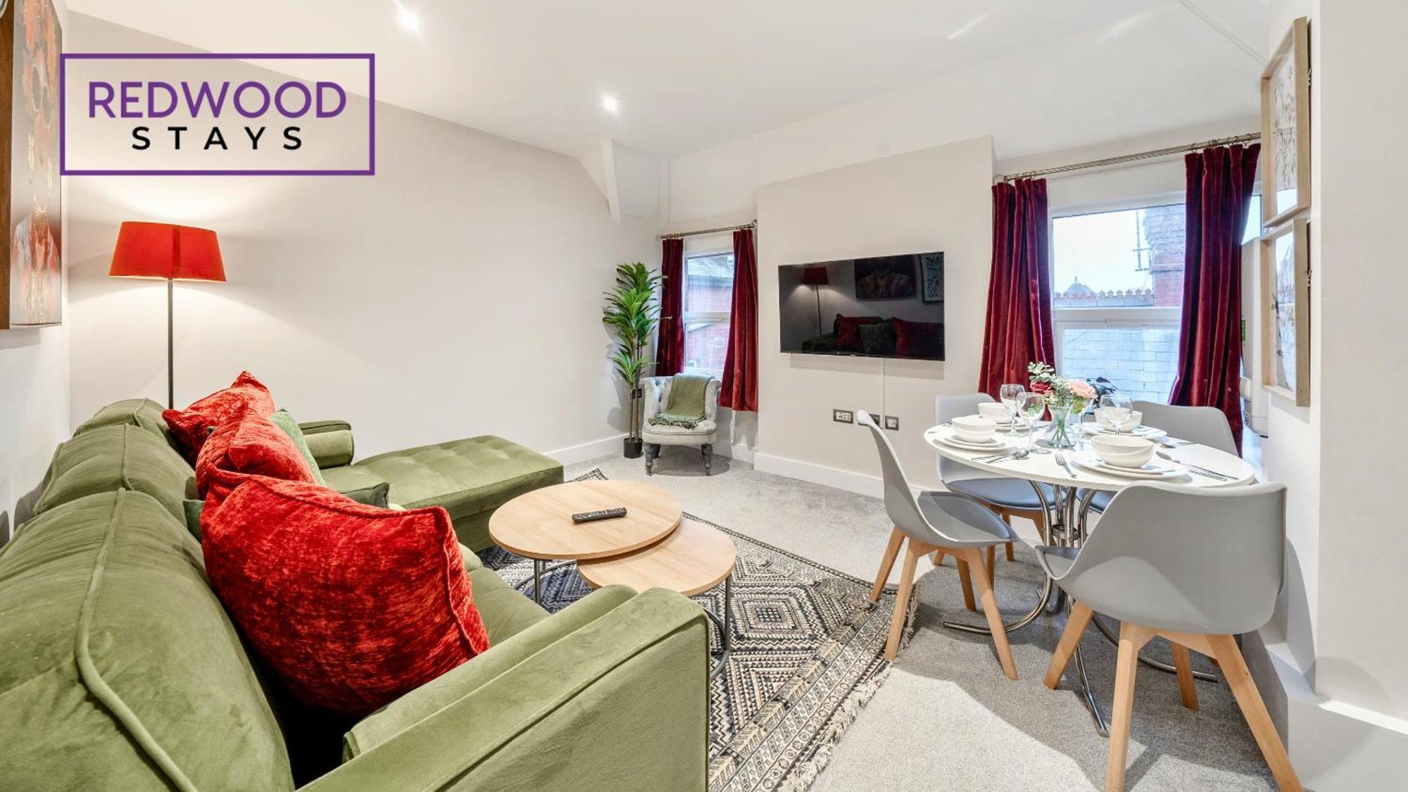 Newly Refurbished Everest Lodge Serviced Apartments For Contractors & Families, Free Wifi & Netflix By Redwood Stays ファーンバラ エクステリア 写真