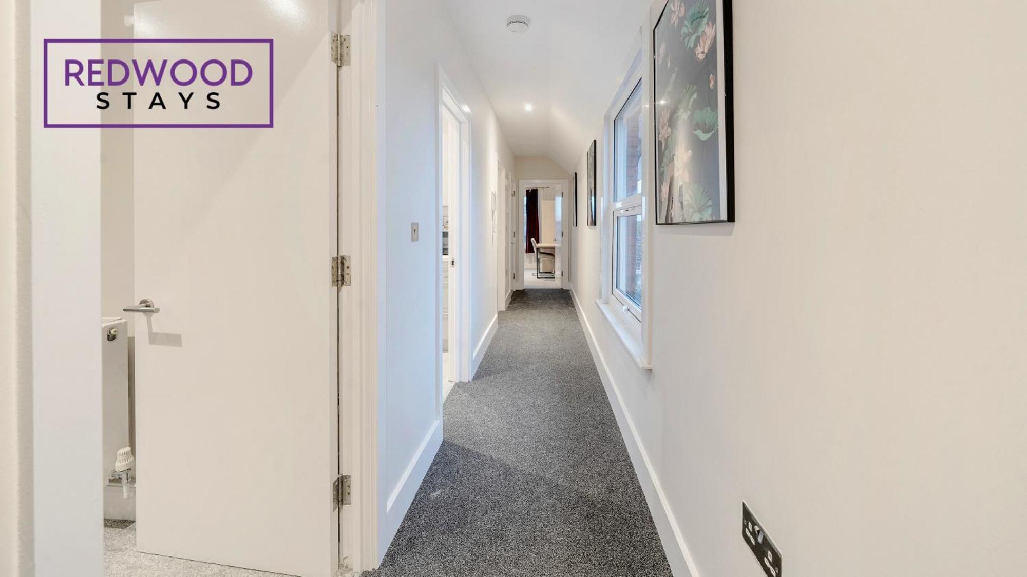 Newly Refurbished Everest Lodge Serviced Apartments For Contractors & Families, Free Wifi & Netflix By Redwood Stays ファーンバラ エクステリア 写真