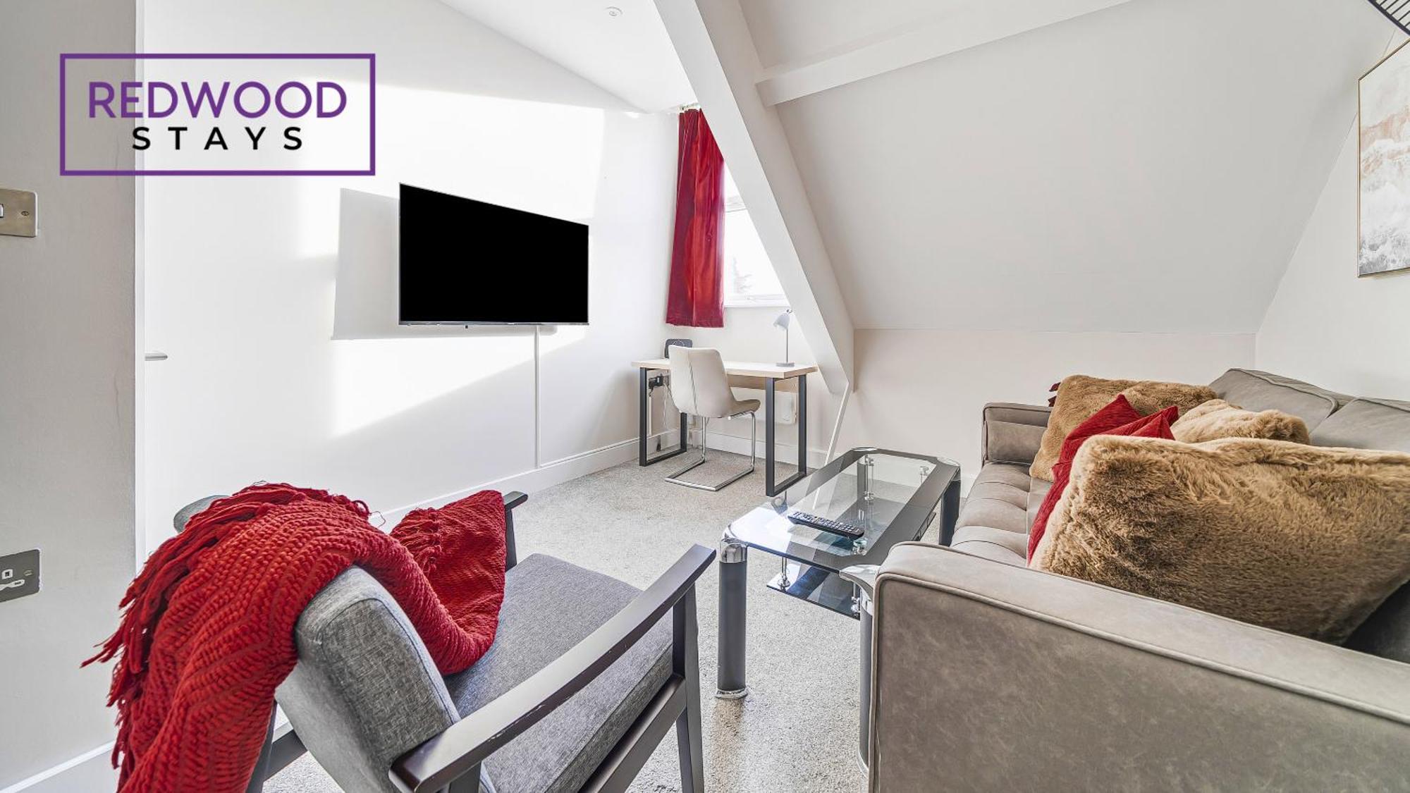 Newly Refurbished Everest Lodge Serviced Apartments For Contractors & Families, Free Wifi & Netflix By Redwood Stays ファーンバラ エクステリア 写真