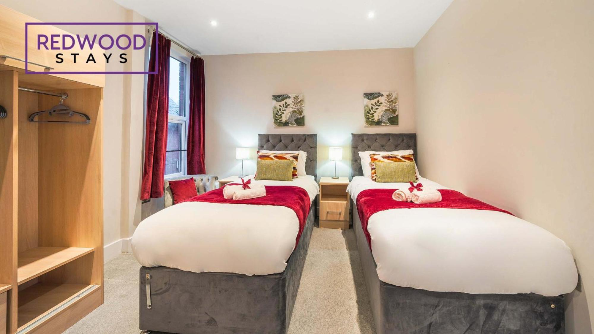 Newly Refurbished Everest Lodge Serviced Apartments For Contractors & Families, Free Wifi & Netflix By Redwood Stays ファーンバラ エクステリア 写真