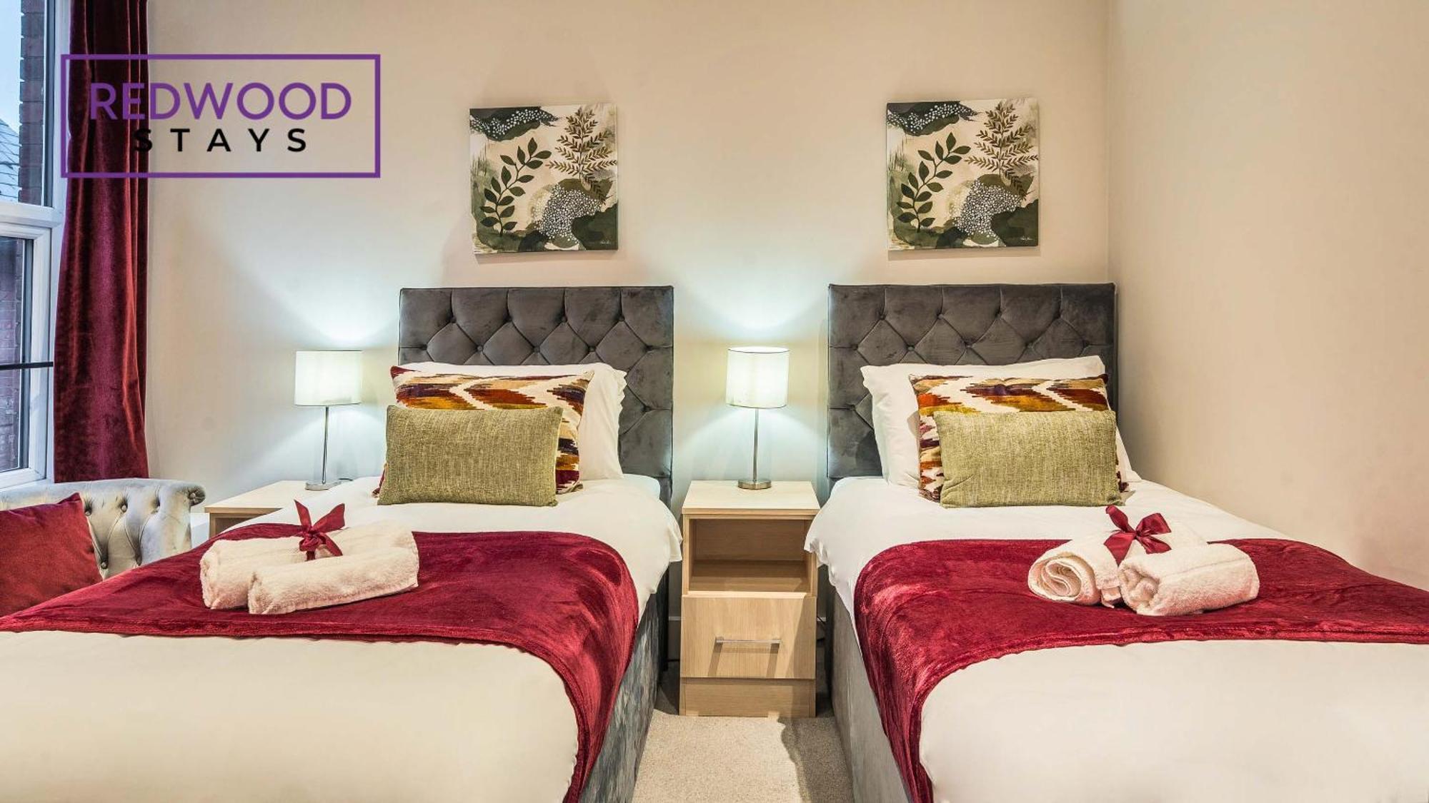 Newly Refurbished Everest Lodge Serviced Apartments For Contractors & Families, Free Wifi & Netflix By Redwood Stays ファーンバラ エクステリア 写真