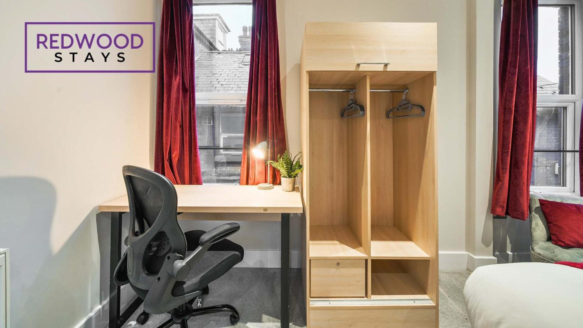 Newly Refurbished Everest Lodge Serviced Apartments For Contractors & Families, Free Wifi & Netflix By Redwood Stays ファーンバラ エクステリア 写真