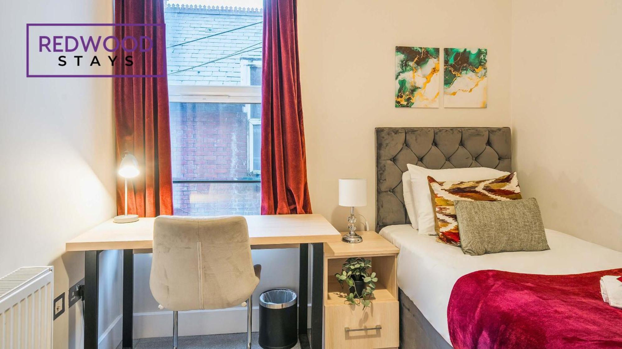 Newly Refurbished Everest Lodge Serviced Apartments For Contractors & Families, Free Wifi & Netflix By Redwood Stays ファーンバラ エクステリア 写真